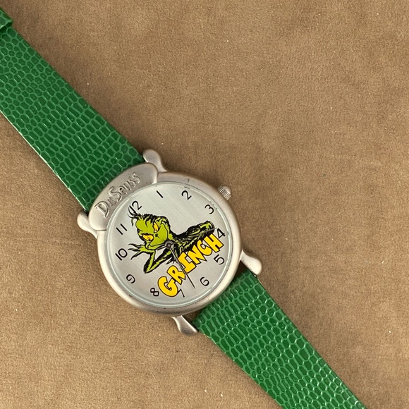 Dr. Seuss Grinch Watch Green Strap Brushed Silver - Picture 5 of 11